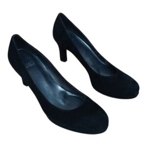 Stuart Weitzman Classic Black Suede Heels Size 8.5